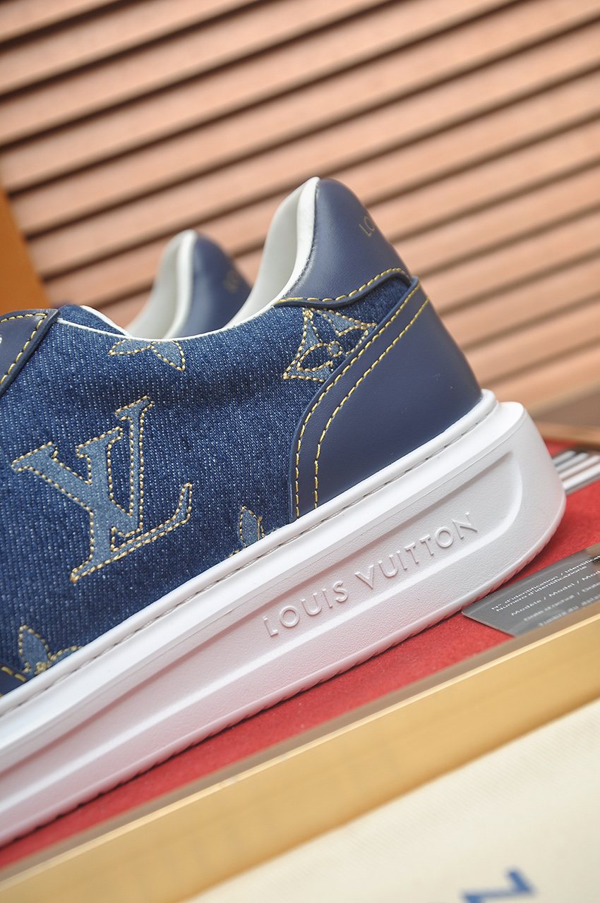Louis Vuitton Blue Monogram Low-Top Sneakers — detail