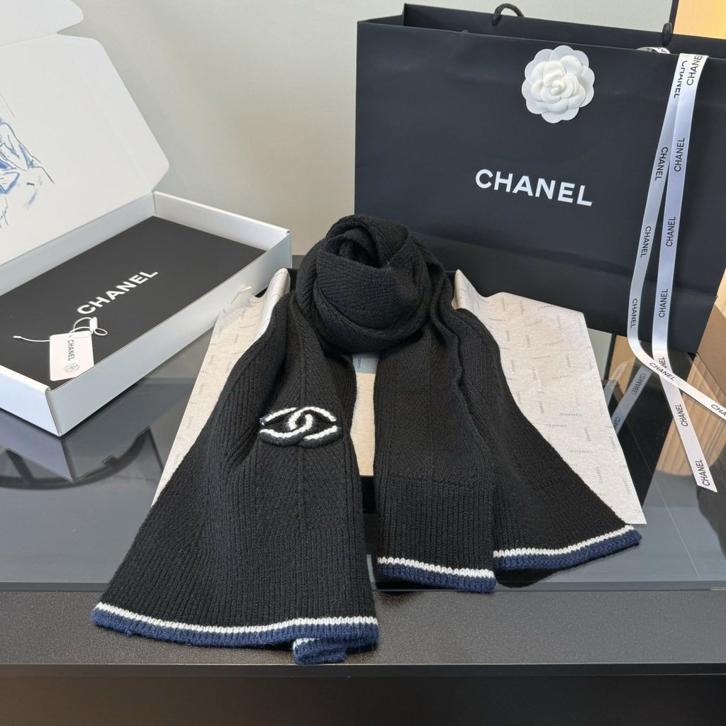 Chanel Logo Trim Knitted Scarf — front